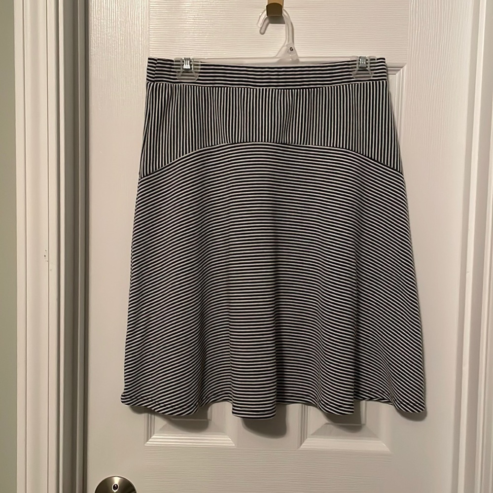 New Directions black and white striped skirt